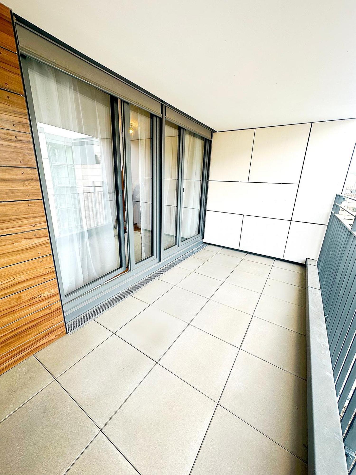 Seductive 1-room Apt, Centre Of
